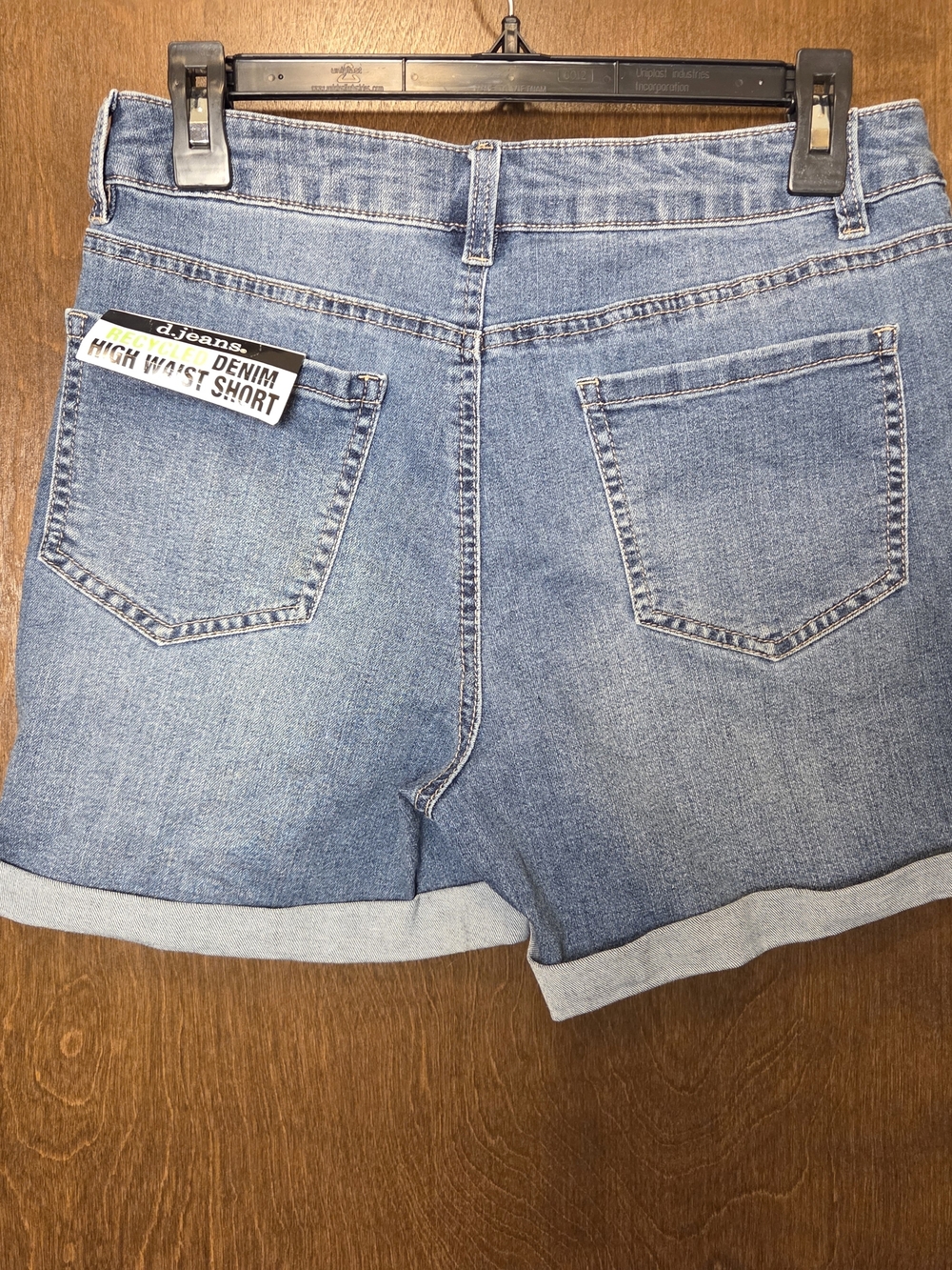 d. jeans Recycled Denim High Waist Jean Shorts NWT - Picture 3 of 11